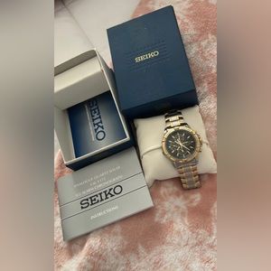 seiko analogue quartz solar